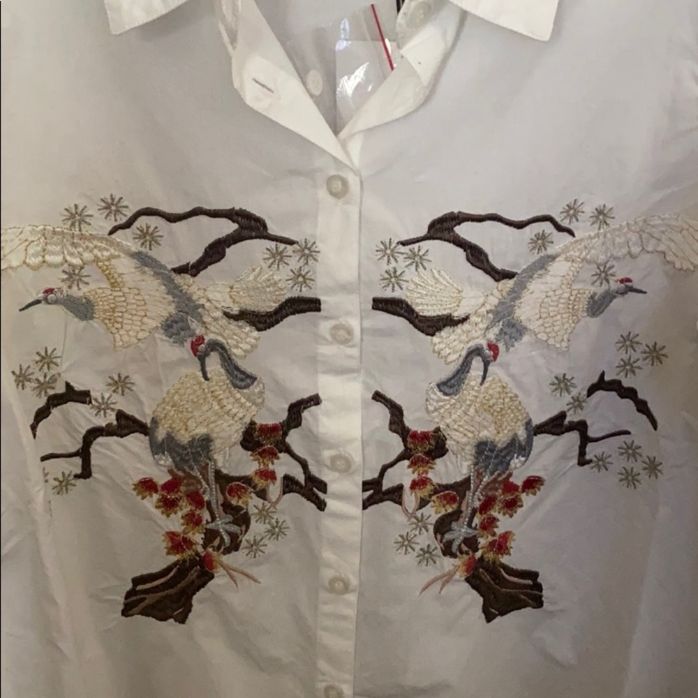 NWT Embroidered White Blouse size small